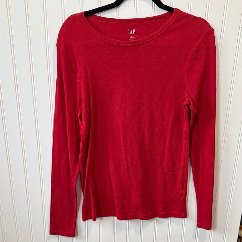 GAP Vibrant Scarlet Long Sleeve Top